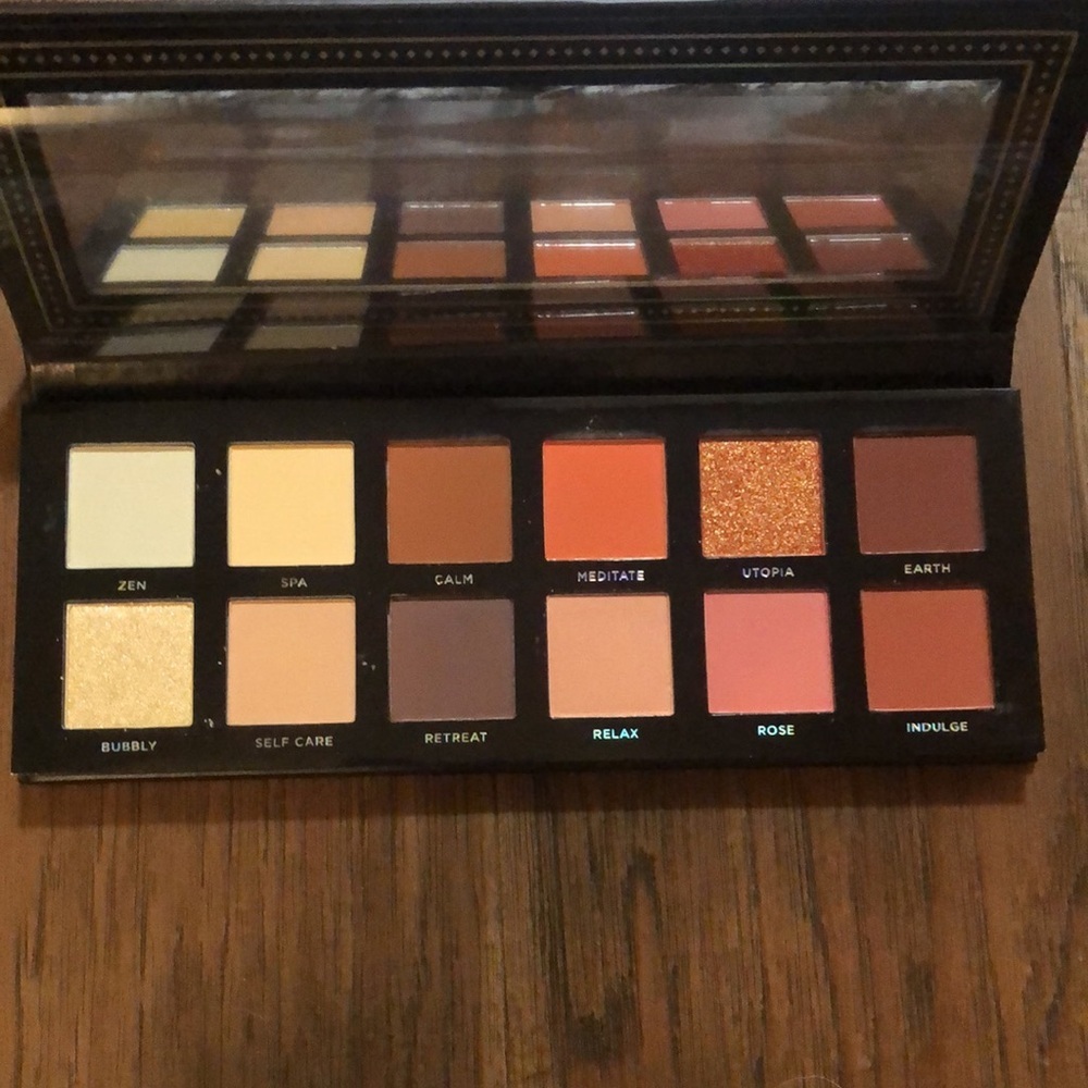 Brand NEW!! Ace Beaute Serenity Eyeshadow Palette